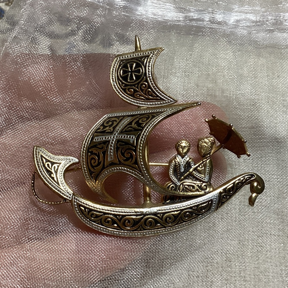 Vintage Damascene Spanish Ship Brooch Gold Color 3D Look